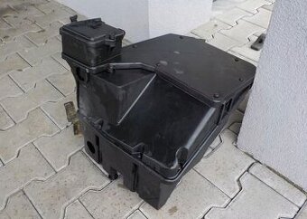 Poistkova skrinka VW T5