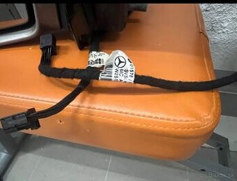 Na prodej originální zrcátka z Mercedes-Benz R-Class (rok vý