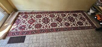 Predam jeden dlhy a dva mensie koberce