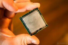 Intel Xeon E5620 (8 jadier 2.4GHz)