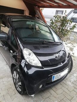 Peugeot iOn elektromobil