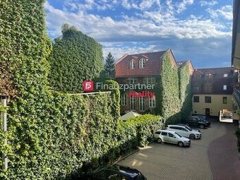 Pod konkatedrálou v pešej zóne klimatizovaný 2izb podkrovný 