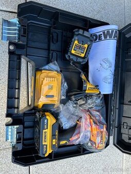 Dewalt DCD777D2T aku vrtací šroubovák 18V 2x2Ah