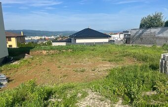 Stavebný pozemok so stav. povolením - Šalgovík - 628 m2