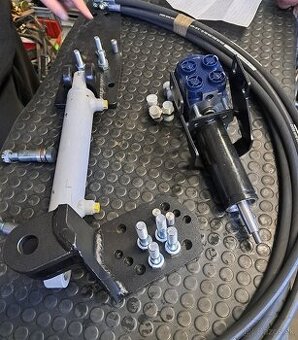 SERVO,ORSTA  RIADENIE TRAKTOR ZETOR,CRYSTAL