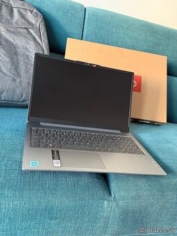 LENOVO IdeaPad SLIM 3