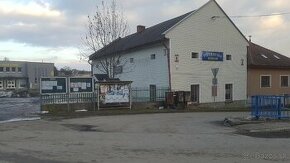 Polyfunkčna budova na predaj + 625m² pozemku pri budove