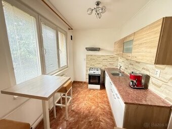 Exkluzívne APEX reality prenájom 3i. na Hlohovej ul. 70 m2