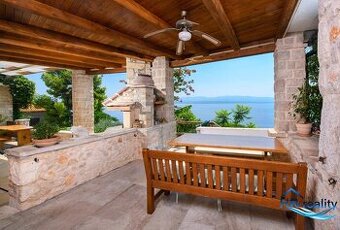 ☀Brač (HR) – Tradičné rodinné sídlo s výhľadom na more