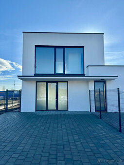 NA predaj moderný 4 izbový dom  v novostavbe Králóvá pri Sen