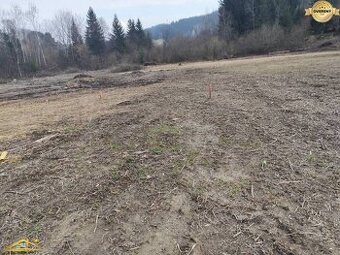 Na predaj: slnečný rovinatý stavebný pozemok – Raková (335-P