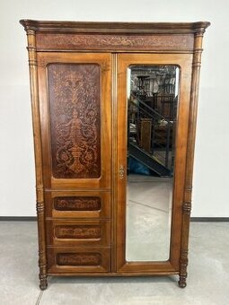 Dvojdverová šatníková skriňa so zrkadlom J&J