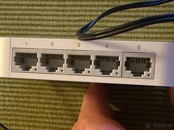 5 portovy 100MB switch TP-Link TL-SF1005D