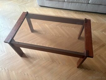 Predam konferencny retro stolik