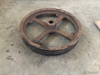 Predám liatinovu remenicu