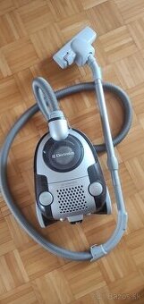 Predám vysávač