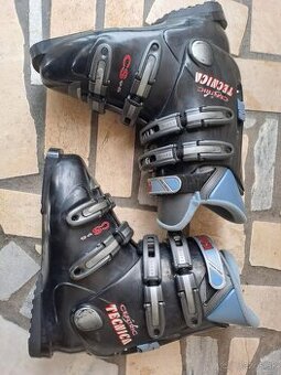 Predám lyžiarky v dobrom stave zn. Tecnica r.41