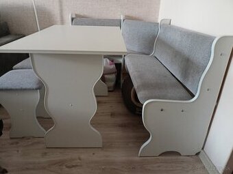 Jedálenský set,rohová lavica so stolom a dvoma taburetkami