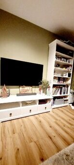 Obývačkou stena ikea