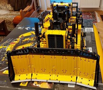 LEGO® Technic 42131 Buldozer Cat® D11 ovládaný aplikáciou