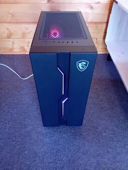 hráčske PC v cene 330e s intel i5 8th 6jadro a AMD RX 8GB