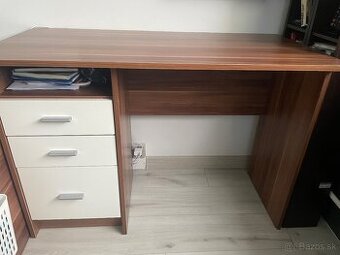 Písací stôl