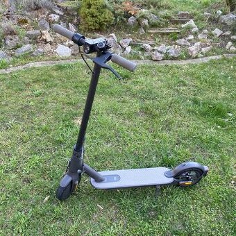 Predám – Xiaomi Mi Electric Scooter Essential