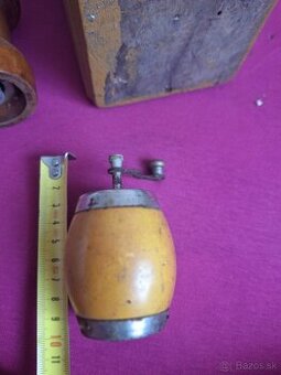 Retro mlynčeky na kavu