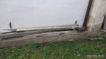 Darujem tieto betónové stĺpiky v stave ako na foto. Do zákla