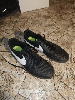 Predám halovky Nike