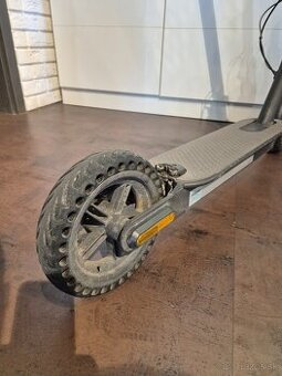 Elektrická kolobežka Xiaomi Mi scooter S1
