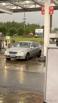 Predám Mercedes e200 w211