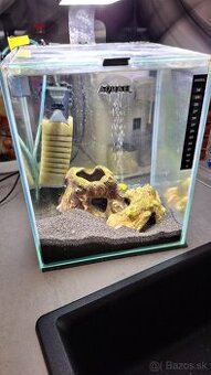 Predam akvarium 20l s osvetlenim