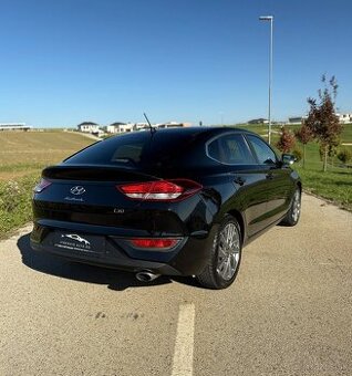 Hyundai i30 Fastback 1.4 T-GDi benzín