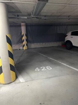 Parkovacie státie v nadzemnej garáži Bajkalská