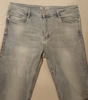 Úplne nové pánske jeansy veľ.56