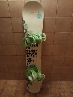 Predám snowboard NIDECKER model ELLE 143cm a topánky BURTON - 1