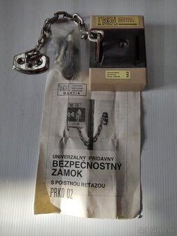 UNIVERZÁLNA BEZPEČNOSTNÁ RETIAZKA NA DVERE