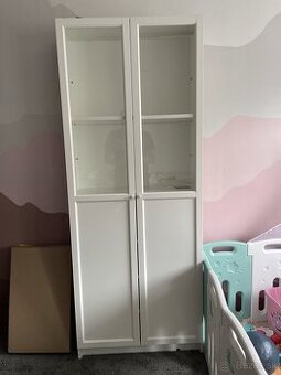 IKEA skriňa s vitrínou dvojdverová