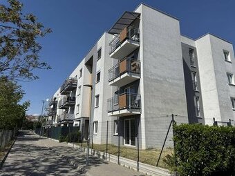 Nový nadštandardný 2-izb. byt s predzáhradkou a parkovaním.