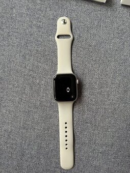 NOVÉ Apple WATCH 8 45 mm statlight aluminum