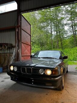 BMW E32 730i 1987