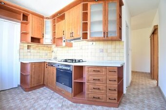 Priestranný 4 izbový byt na dobrej adrese