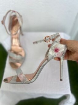 Sandale na opätku ted baker london 41