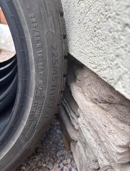 Zimné 225/45 R19 V XL - 1