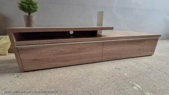 Komoda pod TV