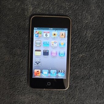 Apple iPod touch 3. gen (A1318) – 64GB – Silver – pekný stav