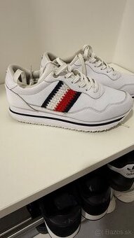 TOMMY HILFIGER tenisky