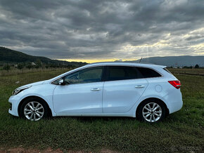 Kia Ceed SW 1.6 benzín manuál - 1