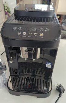 KÁVOVAR DELONGHI MAGNIFICA EVO–NOVÝ, NEPOUŽÍVANÝ, S BLOČKOM